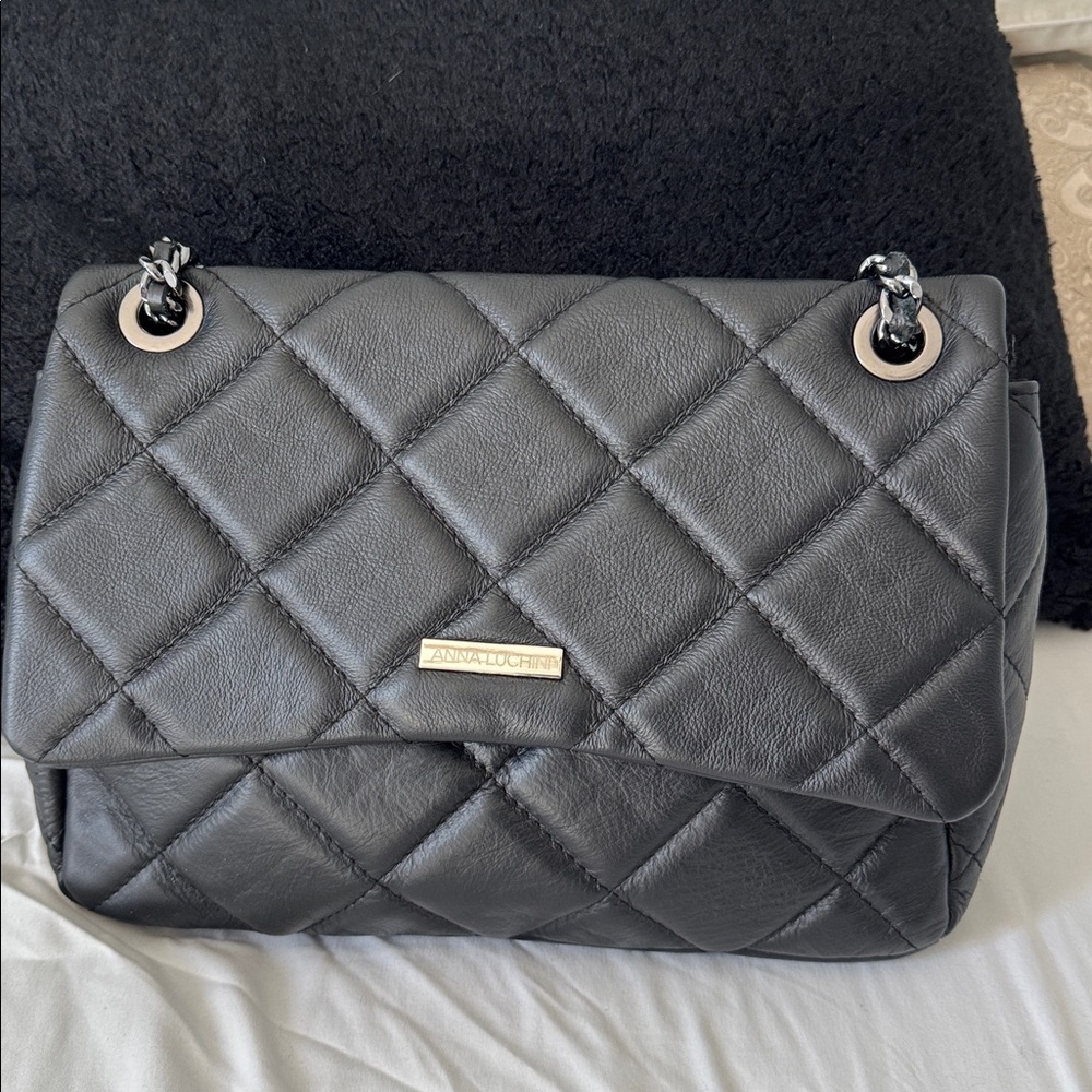 Anna Luchini  Black Quilted Shoulder Bag